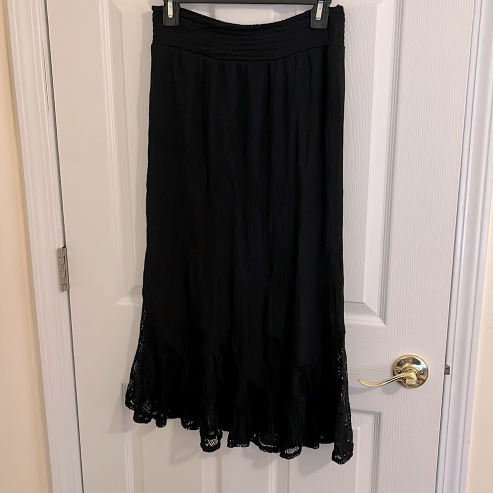 Apt. 9 Long Black Skirt w/ fun lined elastic waist and hem lacing. Size S. - Picture 4 of 10